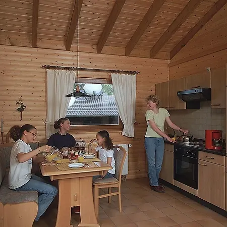 Tidy Furnished Apartment, Located In A Wooded Area Schonecken