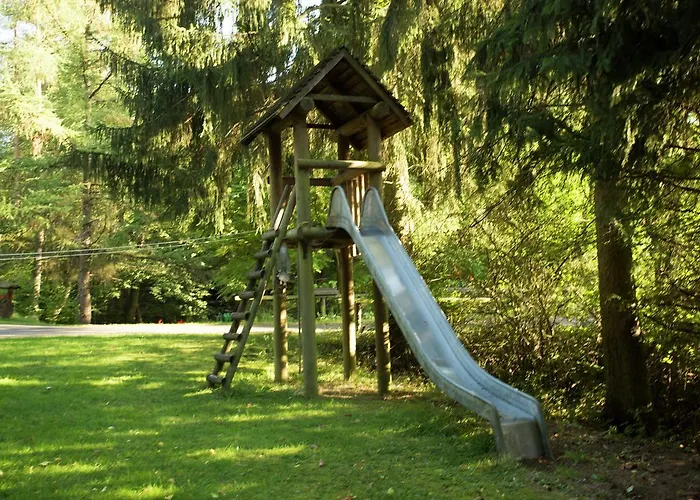 Feriendorf Reinskopf In Der Eifel *